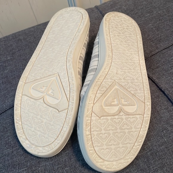 Roxy light weight slip on shoe - Picture 2 of 3